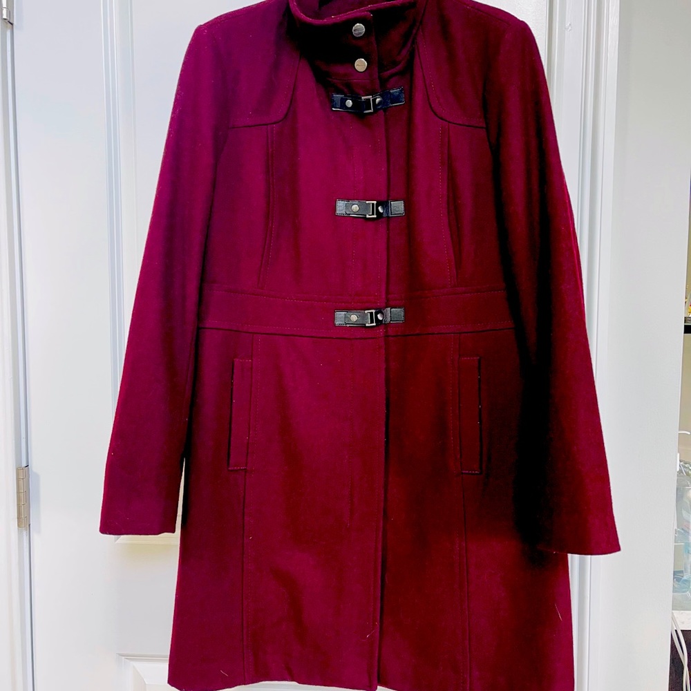 Kenneth Cole Woolen Coat in a beautiful burgundy color